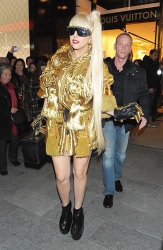 »Fui la esclava de Lady Gaga»…Ex asistente personal, Jennifer O’Neill la denuncia