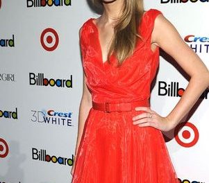 Billboard nombra a Taylor Swift mujer del año 2011