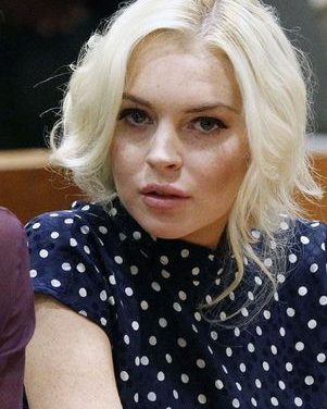 Roban 10 mil dólares del bolso de Lindsay Lohan