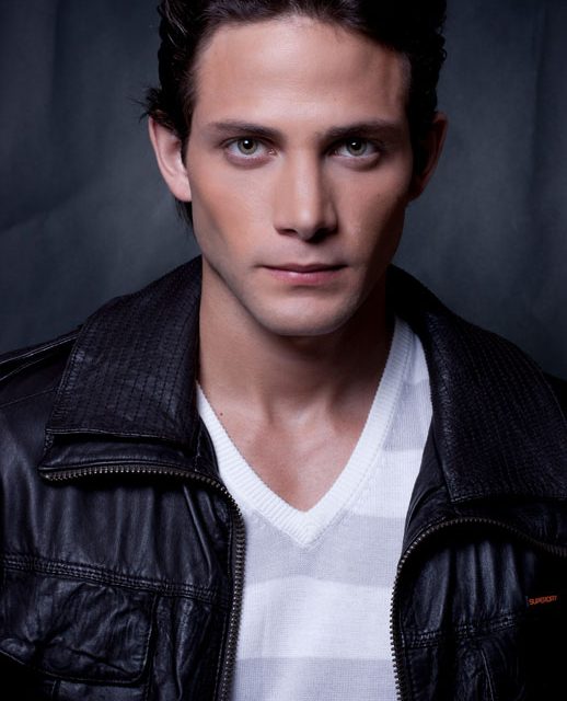 GABRIEL CORONEL SE ESTRENÓ COMO PROTAGONISTA EN TELEMUNDO