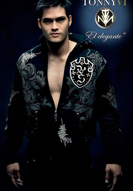 Tonnyvi: »El elegante» Viene con todo este 2012.