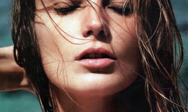 Una espectacular Daria Werbowy posó en topless para la revista Elle (+Fotos)