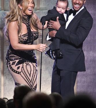 Nick Cannon reaparece con su hijo Moroccan para dar el premio BET Awards a Mariah Carey