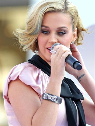 Katy Perry, destrozada porque Russell Brand le echa la culpa de su divorcio
