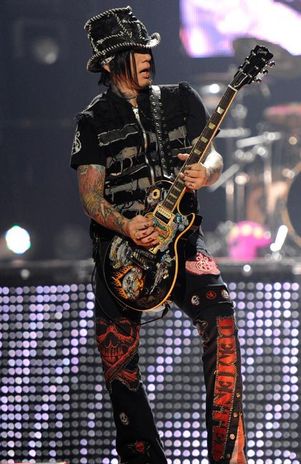 Guns N’ Roses pone nuevo álbum como prioridad