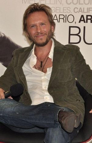 Noel Schajris recibe Disco de Platino por altas ventas