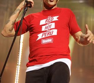 Red Hot Chili Peppers pospone shows por salud de vocalista