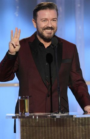 Ricky Gervais modera su estilo en los Globos de Oro 2012