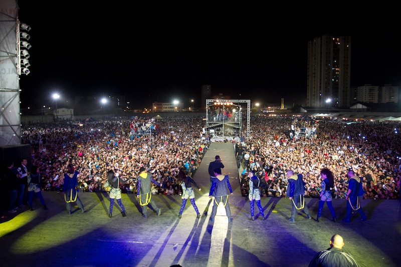 DADDY YANKEE CELEBRA ROMPIENDO RECORD EN ASISTENCIA EN VENEZUELA Y REPUBLICA DOMINICANA