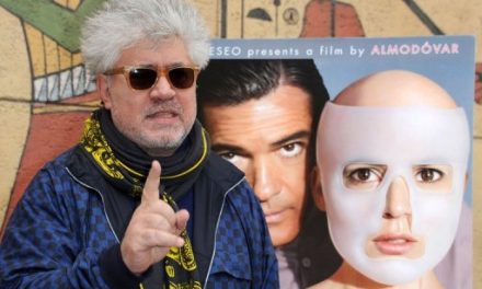 Almodóvar gana tercer Bafta a mejor filme extranjero con »La piel que habito»