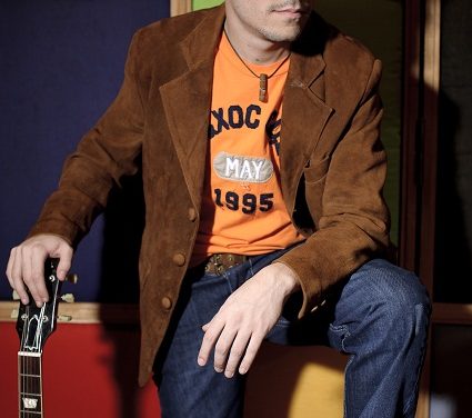 ERICK CON SU TEMA… MOMENTOS QUE SE VAN!!!… Se lanza al ruedo musical