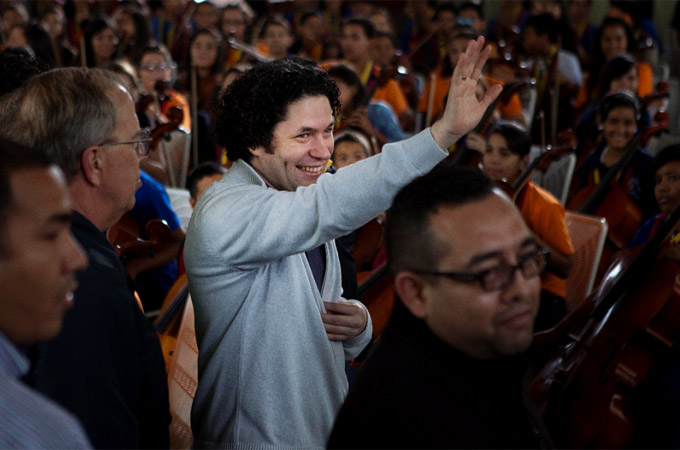 Dudamel termina ciclo de Mahler, con 1.400 músicos y voces