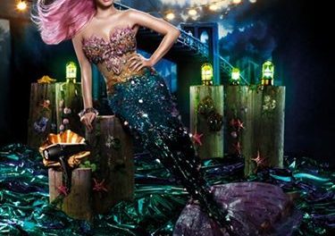 Katy Perry se sumerge en el universo de ‘La Sirenita’… En la nueva campaña de GHD