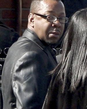 Reportan que exesposo de Whitney abandonó funeral tras pelea