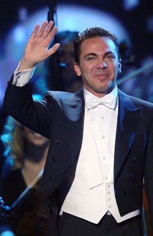 Cristian Castro cuenta en Twitter que compone para Taylor Swift