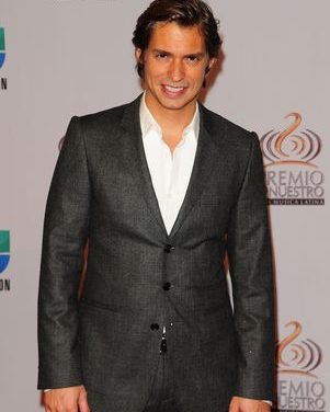 Carlos Baute alista su boda con Astrid Klisans