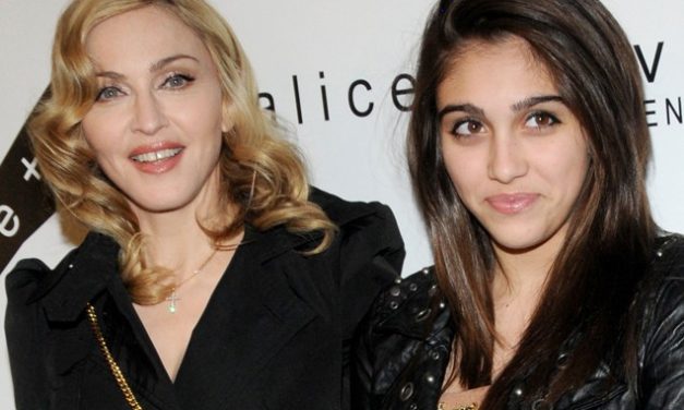 MADONNA ACOMPAÑADA POR SU HIJA LOURDES EN SU GIRA