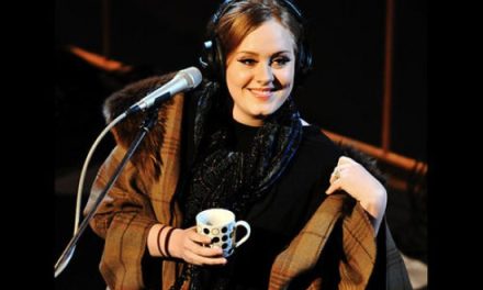 Simon Cowell elogia la exitosa carrera de Adele