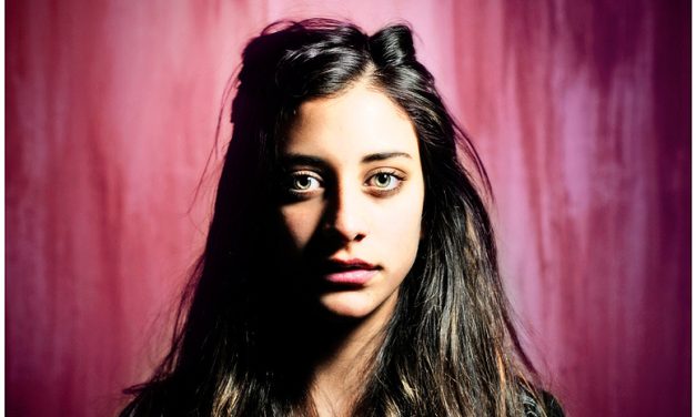 LOS »OJOS TRISTES» SE ALEGRAN EN LA VOZ DE BELEN ZETA