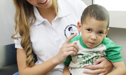 Gabriella Ferrari, Miss Venezuela Mundo 2011, se une al voluntariado del Hospital Ortopédico Infantil