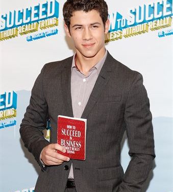¿Nick Jonas enamorado de Ashley Green?