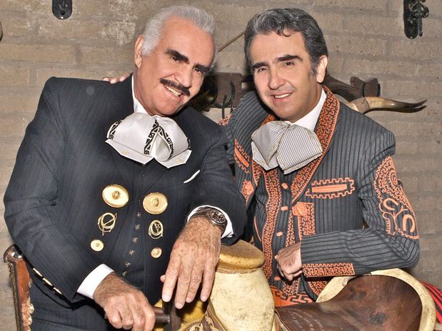 Vicente Fernández y su hijo Vicente Jr. lanzan disco juntos