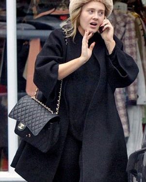 Adele presume en Londres notable pérdida de peso
