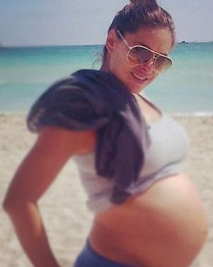 Galilea Montijo da a luz a su primer hijo, Mateo
