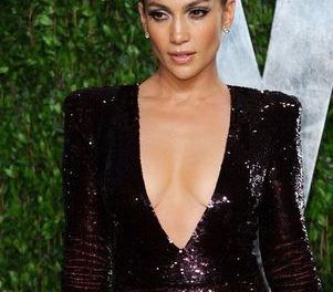 Jennifer Lopez admite que su divorcio le sigue doliendo
