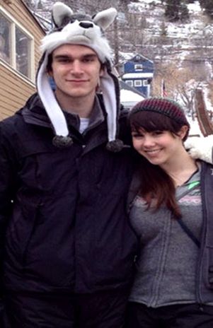 Condenan a hijo de Hugh Hefner por golpear a su exnovia