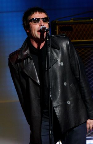 Liam Gallagher confirma que Beady Eye tocará temas de Oasis