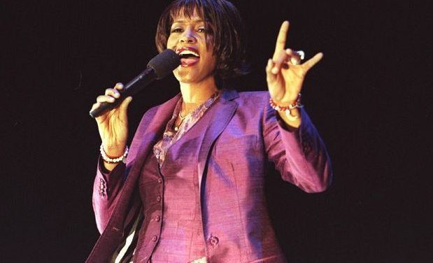 Familia de Whitney Houston pelea por herencia de la cantante