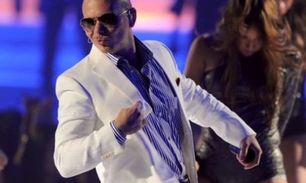 Pitbull pide que se desestime la denuncia que le puso Lindsay Lohan