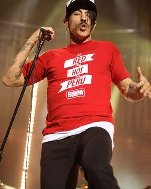 Los Red Hot Chili Peppers quieren tocar con Jimmy Page
