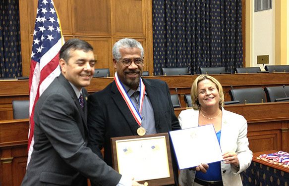 Frank Quintero recibió medalla al mérito en el Congreso de Estados Unidos (+Foto)