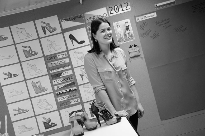 ANDREA GÓMEZ LANZA SU SEGUNDA COLECCIÓN PRIMAVERA/VERANO 2012