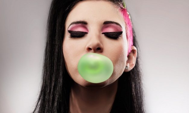 NINAH MARS CAUTIVA A SUS FANÁTICOS CON SU »NIÑO TONTO» (+Video)