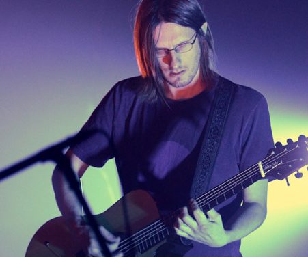 Steven Wilson pide vinos, cervezas, frutas, vegetales y snacks para su presentación en Caracas