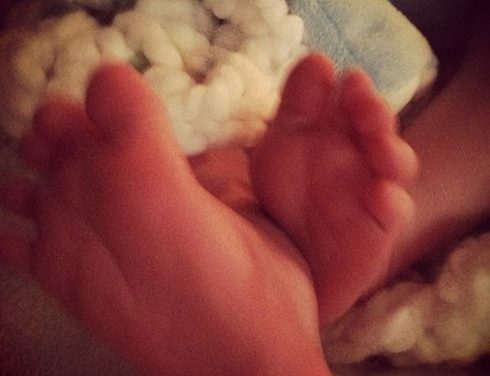 Hilary Duff publica la primera imagen de su hijo en Twitter