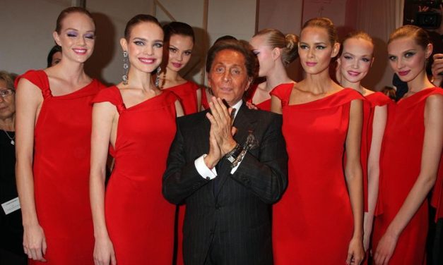 Valentino cumple 50 años en la moda