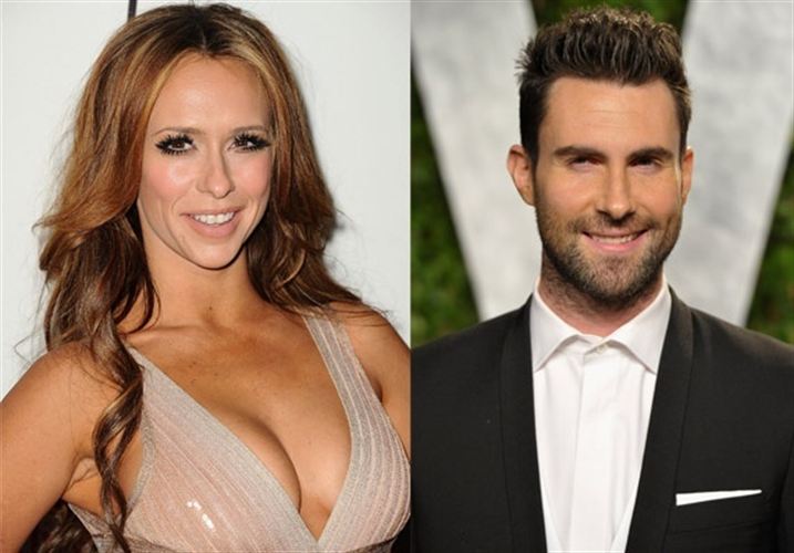 Jennifer Love Hewitt consigue »halagar» a Adam Levine