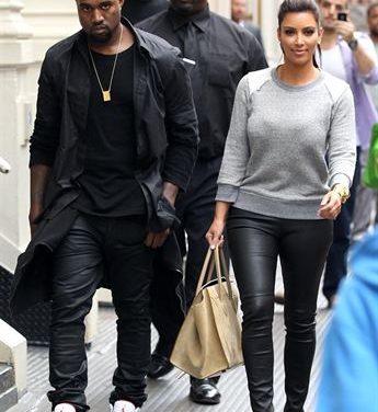 Kim Kardashian muestra su amor por Kanye West