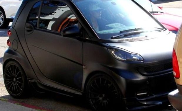 Justin Bieber cambió los autos grandes por los pequeños