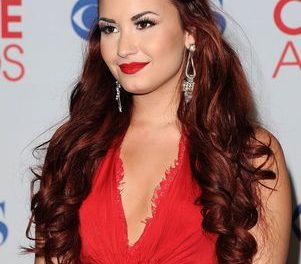 Demi Lovato acusa a la TV de glorificar delgadez femenina