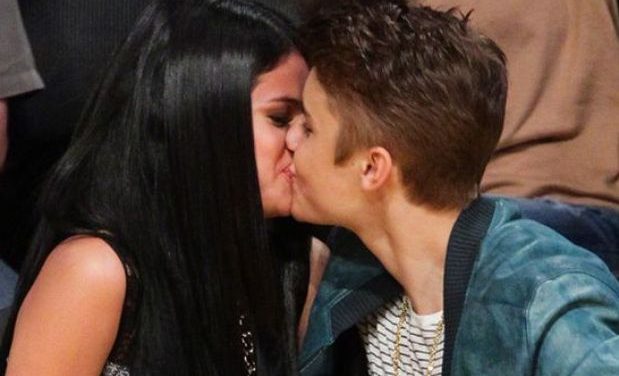 Selena Gómez y Justin Bieber, románticos en juego de básquet