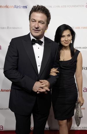 Alec Baldwin se casa con mujer 26 años más joven que él