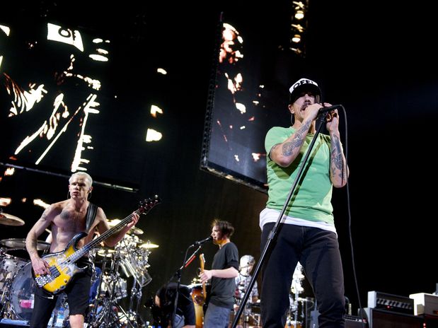 Red Hot Chili Peppers obsequia a sus fans un disco en vivo