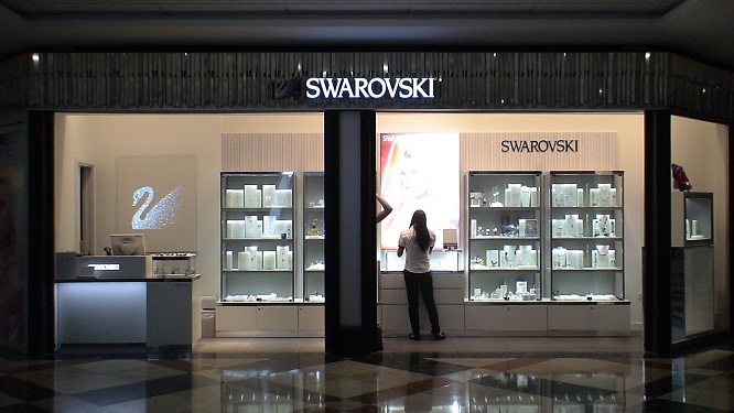 La nueva cara de las boutiques Swarovski… Creación, innovación y la perfección característica del cristal.
