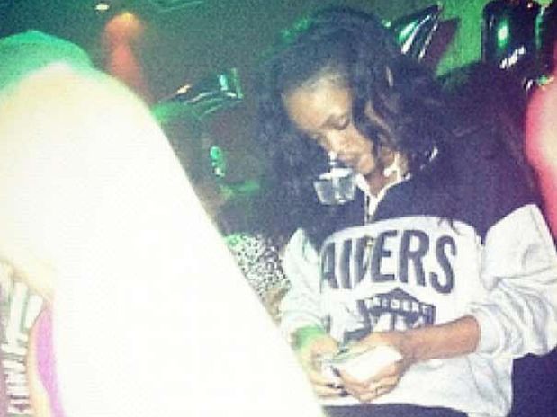 Rihanna asegura que puede convertir a una mujer en bisexual