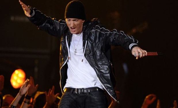 Eminem deja el cine y vuelve a la música con nuevo disco